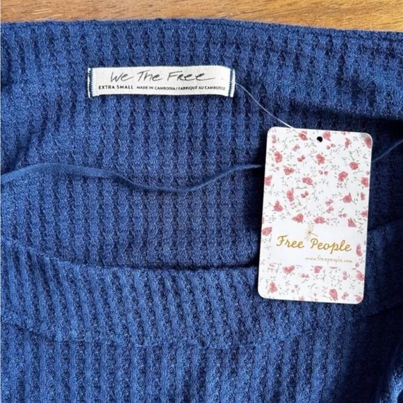 Free People We The Free Microphone Drop Long Sleeve Thermal in Blue Size XS - Picture 9 of 15